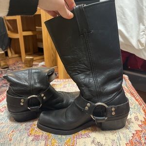 FRYE BOOTS—- really good condition, can fit womens size 6